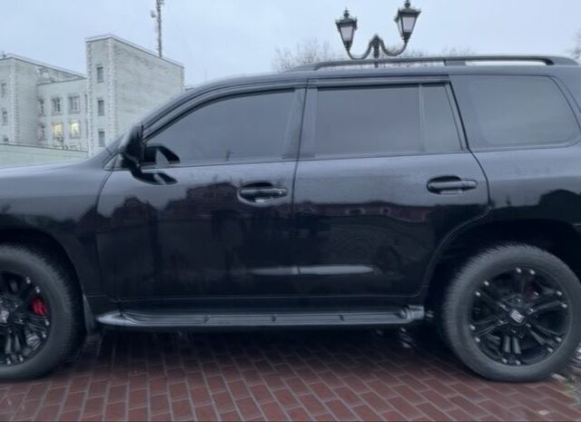 Чорний Лексус ЛХ, об'ємом двигуна 5.7 л та пробігом 262 тис. км за 19999 $, фото 7 на Automoto.ua