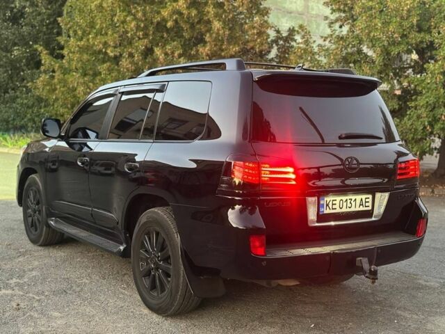 Черный Лексус ЛХ, объемом двигателя 5.7 л и пробегом 242 тыс. км за 22500 $, фото 6 на Automoto.ua