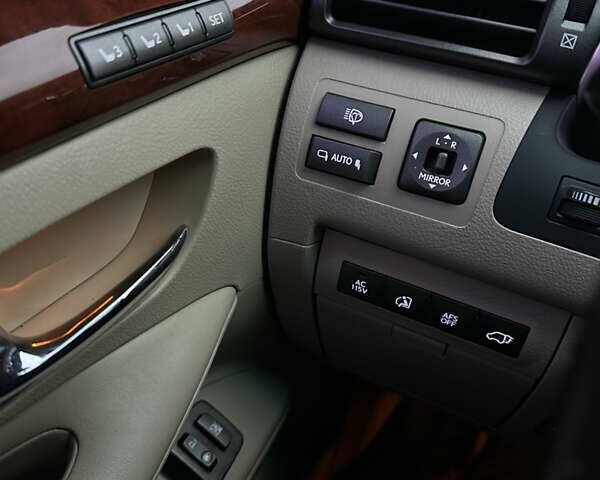 Черный Лексус ЛХ, объемом двигателя 5.66 л и пробегом 263 тыс. км за 19999 $, фото 43 на Automoto.ua