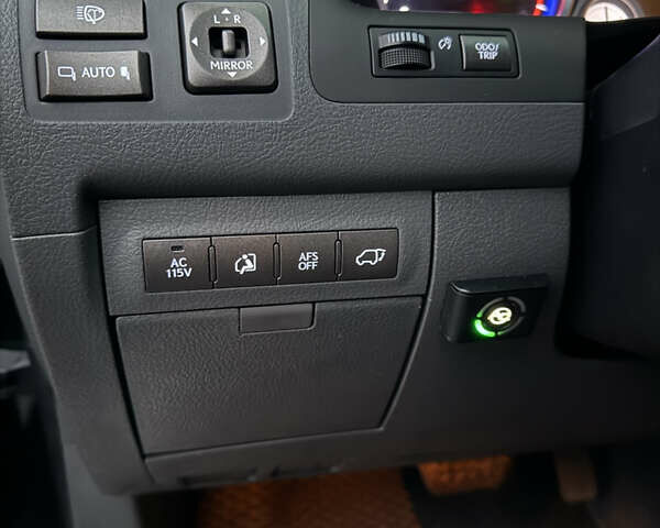 Чорний Лексус ЛХ, об'ємом двигуна 5.66 л та пробігом 350 тис. км за 23200 $, фото 12 на Automoto.ua