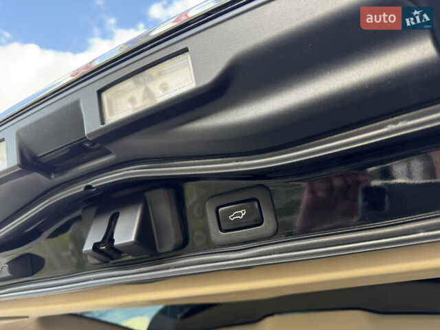 Чорний Лексус ЛХ, об'ємом двигуна 5.7 л та пробігом 233 тис. км за 21900 $, фото 21 на Automoto.ua