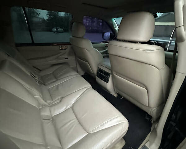 Черный Лексус ЛХ, объемом двигателя 5.66 л и пробегом 263 тыс. км за 19999 $, фото 17 на Automoto.ua