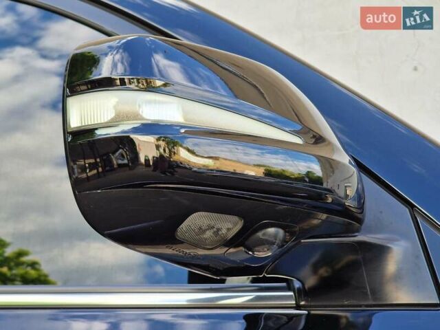 Черный Лексус ЛХ, объемом двигателя 5.66 л и пробегом 462 тыс. км за 21990 $, фото 23 на Automoto.ua