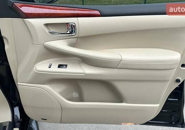 Чорний Лексус ЛХ, об'ємом двигуна 5.66 л та пробігом 74 тис. км за 39400 $, фото 33 на Automoto.ua