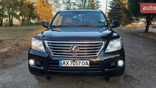 Черный Лексус ЛХ, объемом двигателя 5.66 л и пробегом 237 тыс. км за 31000 $, фото 17 на Automoto.ua