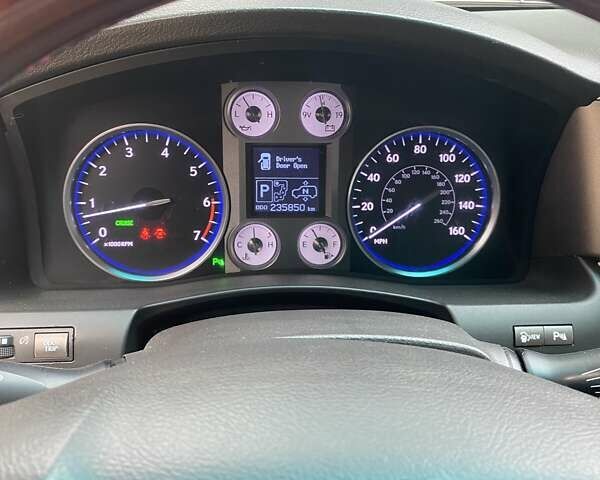 Черный Лексус ЛХ, объемом двигателя 5.69 л и пробегом 235 тыс. км за 23000 $, фото 7 на Automoto.ua