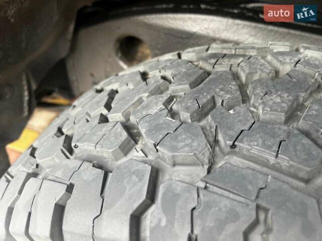 Черный Лексус ЛХ, объемом двигателя 5.66 л и пробегом 234 тыс. км за 34999 $, фото 29 на Automoto.ua