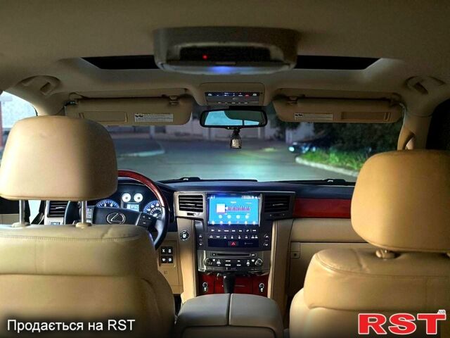 Черный Лексус ЛХ, объемом двигателя 5.7 л и пробегом 242 тыс. км за 20500 $, фото 6 на Automoto.ua