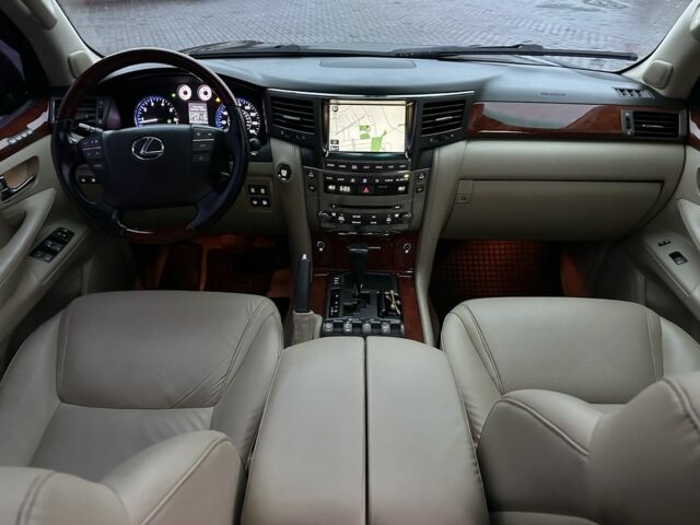 Чорний Лексус ЛХ, об'ємом двигуна 5.7 л та пробігом 262 тис. км за 19999 $, фото 14 на Automoto.ua