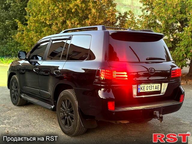 Черный Лексус ЛХ, объемом двигателя 5.7 л и пробегом 242 тыс. км за 20500 $, фото 4 на Automoto.ua