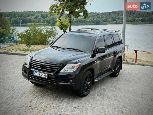 Черный Лексус ЛХ, объемом двигателя 5.7 л и пробегом 220 тыс. км за 27500 $, фото 11 на Automoto.ua