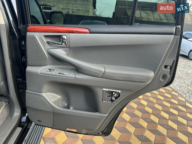 Черный Лексус ЛХ, объемом двигателя 5.7 л и пробегом 110 тыс. км за 33600 $, фото 15 на Automoto.ua