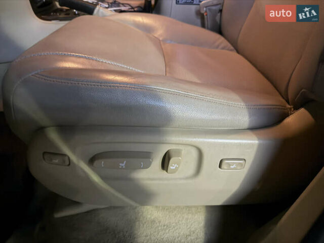 Черный Лексус ЛХ, объемом двигателя 5.7 л и пробегом 267 тыс. км за 23800 $, фото 21 на Automoto.ua