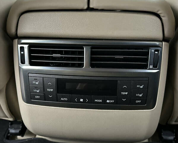 Черный Лексус ЛХ, объемом двигателя 5.66 л и пробегом 263 тыс. км за 19999 $, фото 53 на Automoto.ua