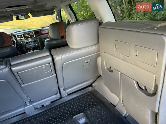 Черный Лексус ЛХ, объемом двигателя 5.7 л и пробегом 297 тыс. км за 26500 $, фото 17 на Automoto.ua