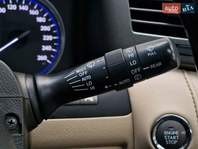 Черный Лексус ЛХ, объемом двигателя 5.66 л и пробегом 462 тыс. км за 21990 $, фото 61 на Automoto.ua