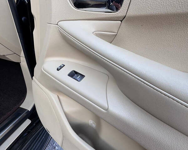 Черный Лексус ЛХ, объемом двигателя 5.66 л и пробегом 200 тыс. км за 25999 $, фото 31 на Automoto.ua