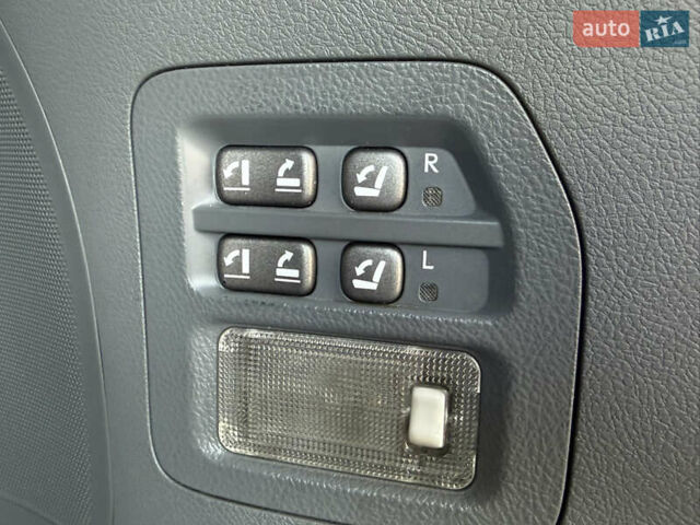 Черный Лексус ЛХ, объемом двигателя 5.7 л и пробегом 252 тыс. км за 25999 $, фото 59 на Automoto.ua