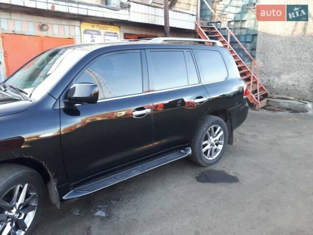 Черный Лексус ЛХ, объемом двигателя 5.7 л и пробегом 280 тыс. км за 32000 $, фото 1 на Automoto.ua