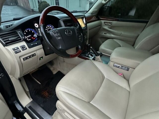 Чорний Лексус ЛХ, об'ємом двигуна 5.7 л та пробігом 262 тис. км за 19999 $, фото 8 на Automoto.ua