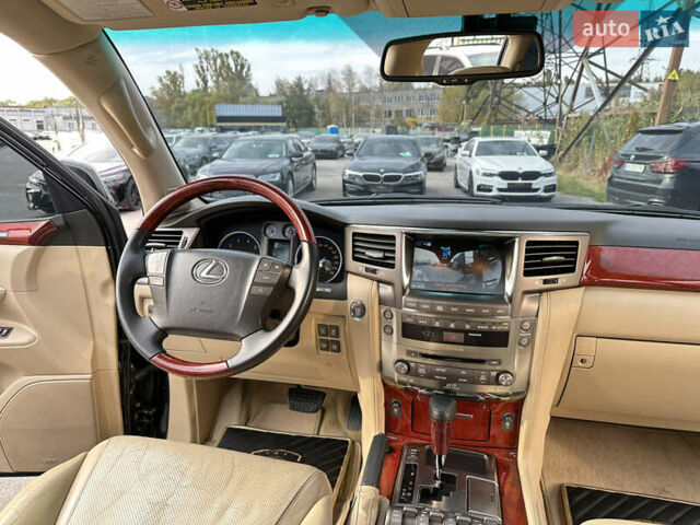 Чорний Лексус ЛХ, об'ємом двигуна 5.66 л та пробігом 294 тис. км за 24200 $, фото 23 на Automoto.ua