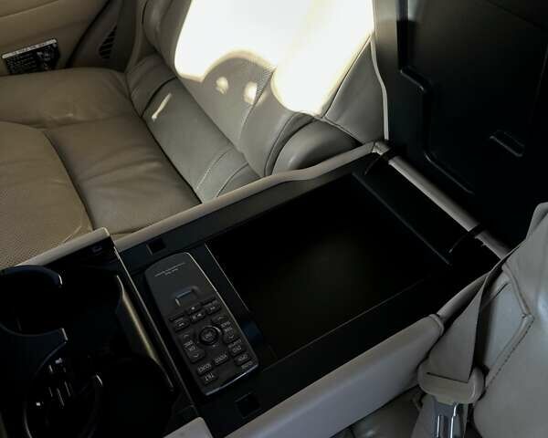 Черный Лексус ЛХ, объемом двигателя 5.66 л и пробегом 380 тыс. км за 26500 $, фото 3 на Automoto.ua