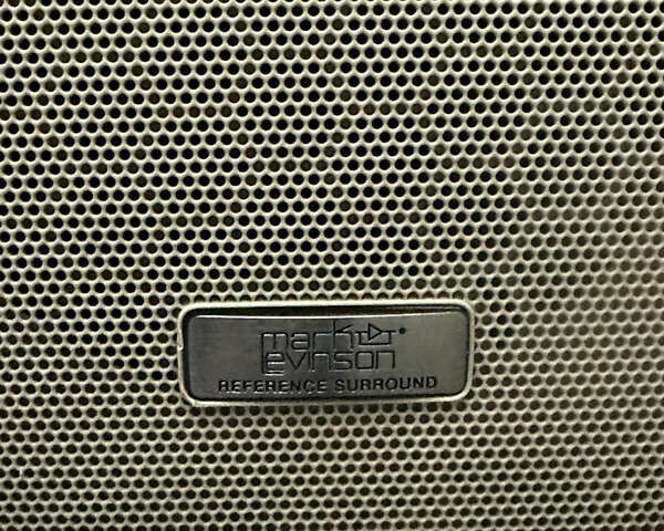 Черный Лексус ЛХ, объемом двигателя 5.66 л и пробегом 263 тыс. км за 19999 $, фото 47 на Automoto.ua