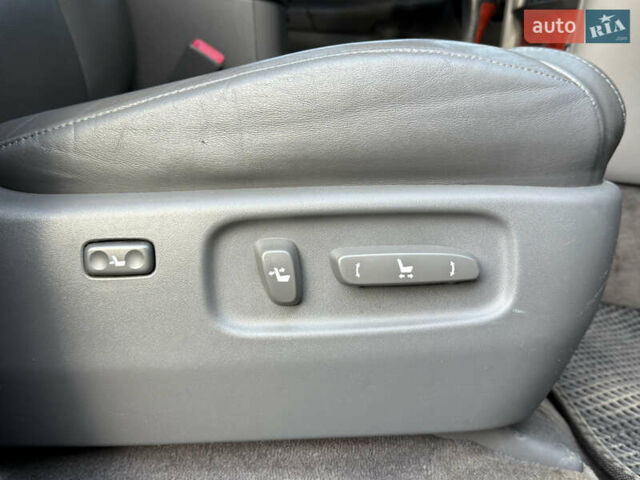 Черный Лексус ЛХ, объемом двигателя 5.7 л и пробегом 252 тыс. км за 25999 $, фото 41 на Automoto.ua