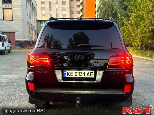 Черный Лексус ЛХ, объемом двигателя 5.7 л и пробегом 242 тыс. км за 20500 $, фото 5 на Automoto.ua