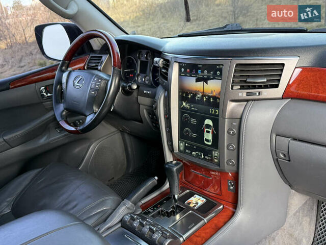 Черный Лексус ЛХ, объемом двигателя 5.7 л и пробегом 252 тыс. км за 25999 $, фото 43 на Automoto.ua