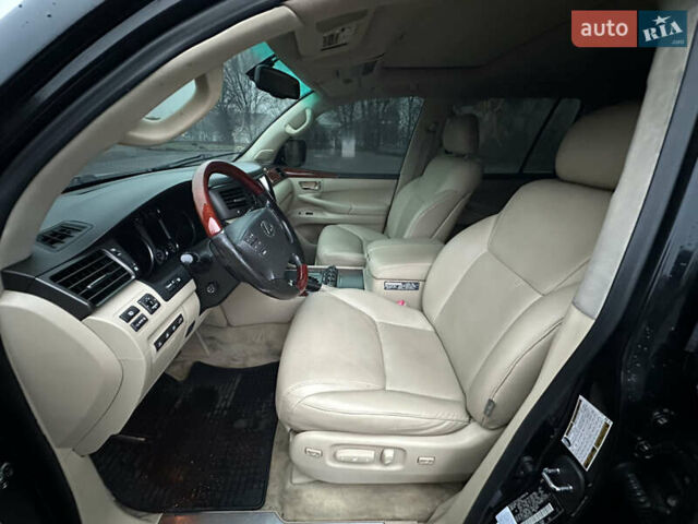 Черный Лексус ЛХ, объемом двигателя 5.66 л и пробегом 263 тыс. км за 19999 $, фото 12 на Automoto.ua