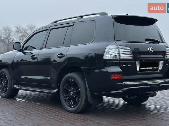 Черный Лексус ЛХ, объемом двигателя 5.66 л и пробегом 263 тыс. км за 19999 $, фото 9 на Automoto.ua