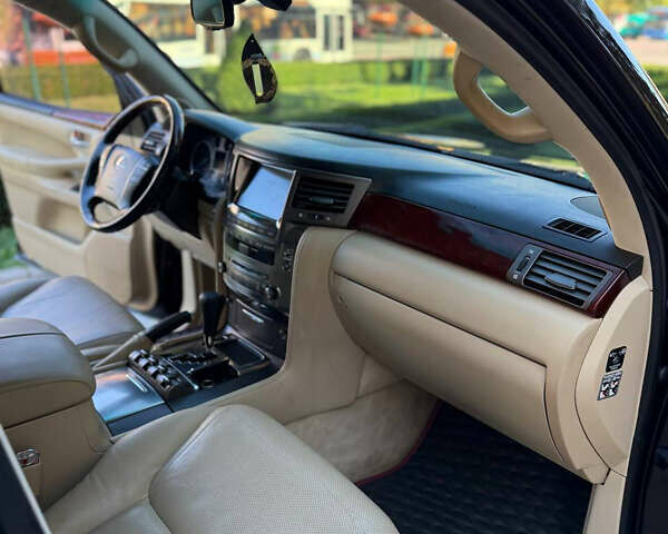 Чорний Лексус ЛХ, об'ємом двигуна 5.66 л та пробігом 250 тис. км за 24999 $, фото 29 на Automoto.ua