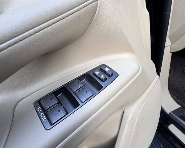 Черный Лексус ЛХ, объемом двигателя 5.66 л и пробегом 200 тыс. км за 25999 $, фото 15 на Automoto.ua