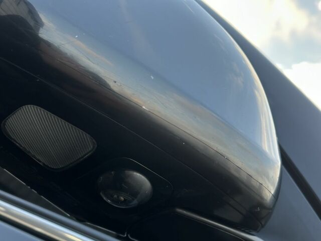 Черный Лексус ЛХ, объемом двигателя 5.7 л и пробегом 306 тыс. км за 21500 $, фото 3 на Automoto.ua