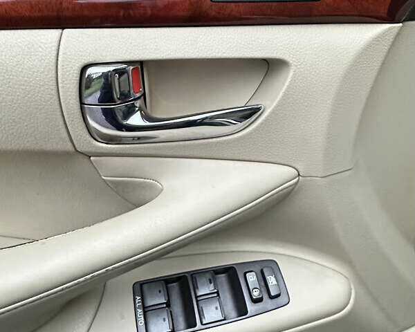 Черный Лексус ЛХ, объемом двигателя 5.7 л и пробегом 263 тыс. км за 21000 $, фото 49 на Automoto.ua