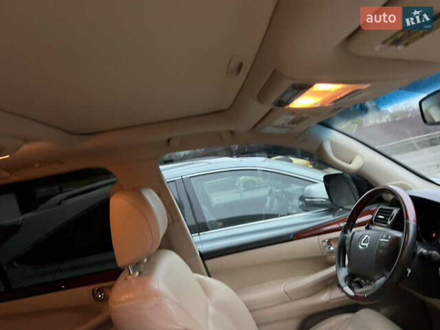 Чорний Лексус ЛХ, об'ємом двигуна 5.66 л та пробігом 300 тис. км за 24500 $, фото 5 на Automoto.ua