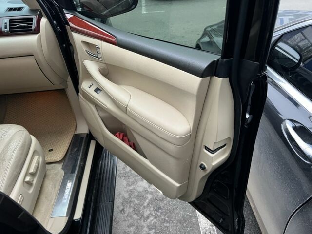 Чорний Лексус ЛХ, об'ємом двигуна 5.7 л та пробігом 300 тис. км за 24500 $, фото 5 на Automoto.ua