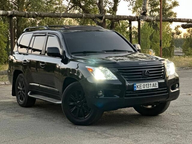 Черный Лексус ЛХ, объемом двигателя 5.7 л и пробегом 242 тыс. км за 22500 $, фото 2 на Automoto.ua
