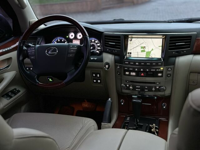 Чорний Лексус ЛХ, об'ємом двигуна 5.7 л та пробігом 262 тис. км за 19999 $, фото 15 на Automoto.ua
