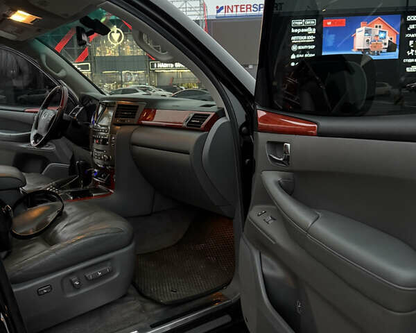 Чорний Лексус ЛХ, об'ємом двигуна 5.66 л та пробігом 350 тис. км за 23200 $, фото 15 на Automoto.ua