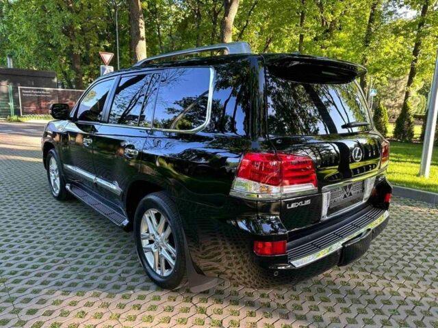 Черный Лексус ЛХ, объемом двигателя 5.7 л и пробегом 230 тыс. км за 21500 $, фото 2 на Automoto.ua