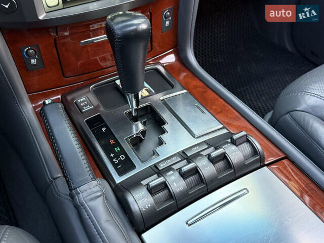 Черный Лексус ЛХ, объемом двигателя 5.7 л и пробегом 252 тыс. км за 25999 $, фото 87 на Automoto.ua