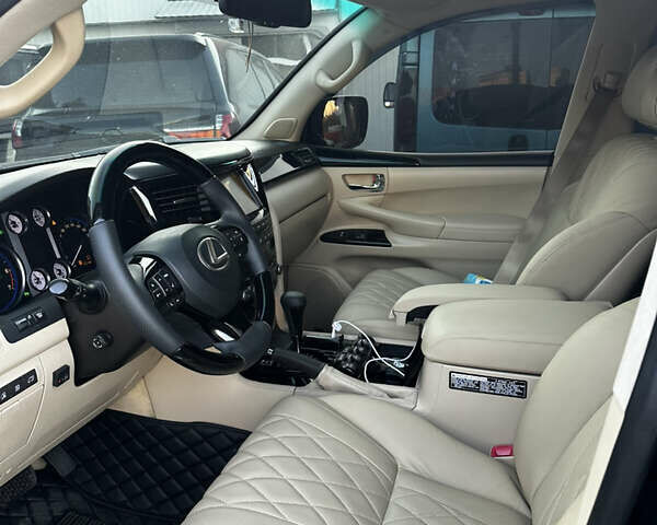 Чорний Лексус ЛХ, об'ємом двигуна 0 л та пробігом 350 тис. км за 33999 $, фото 3 на Automoto.ua
