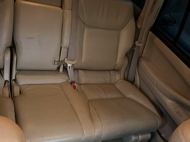 Черный Лексус ЛХ, объемом двигателя 5.7 л и пробегом 300 тыс. км за 24500 $, фото 4 на Automoto.ua