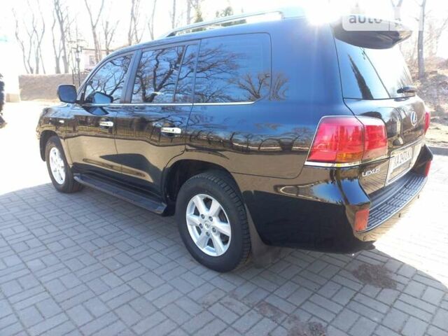 Черный Лексус ЛХ, объемом двигателя 5.7 л и пробегом 265 тыс. км за 29000 $, фото 9 на Automoto.ua