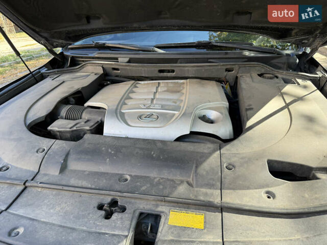 Черный Лексус ЛХ, объемом двигателя 5.66 л и пробегом 278 тыс. км за 23500 $, фото 9 на Automoto.ua