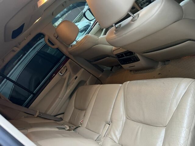 Черный Лексус ЛХ, объемом двигателя 5.7 л и пробегом 300 тыс. км за 24500 $, фото 1 на Automoto.ua