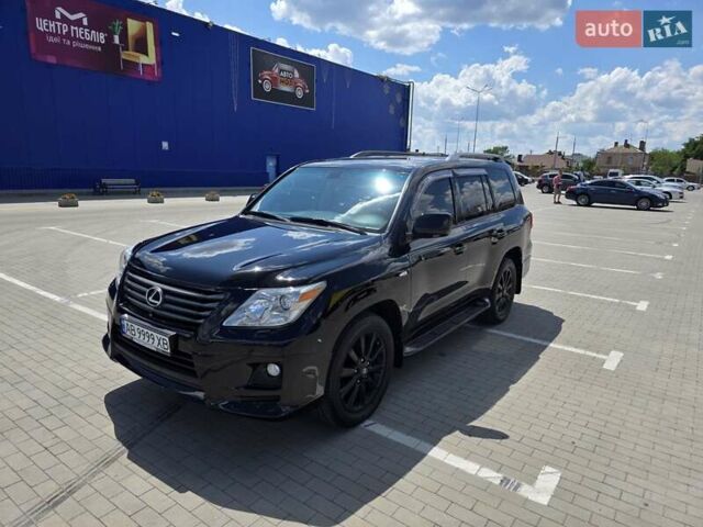 Черный Лексус ЛХ, объемом двигателя 5.66 л и пробегом 295 тыс. км за 27777 $, фото 4 на Automoto.ua