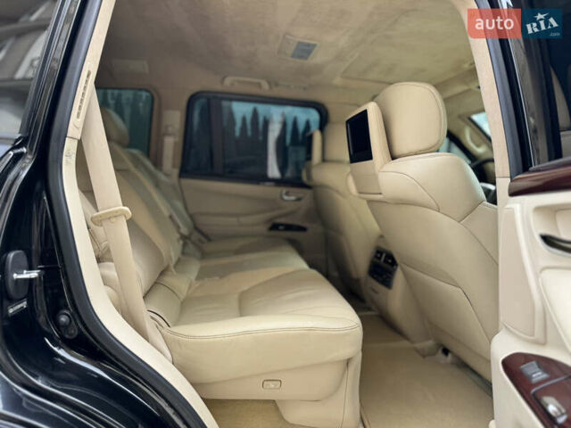 Черный Лексус ЛХ, объемом двигателя 5.7 л и пробегом 142 тыс. км за 71000 $, фото 41 на Automoto.ua